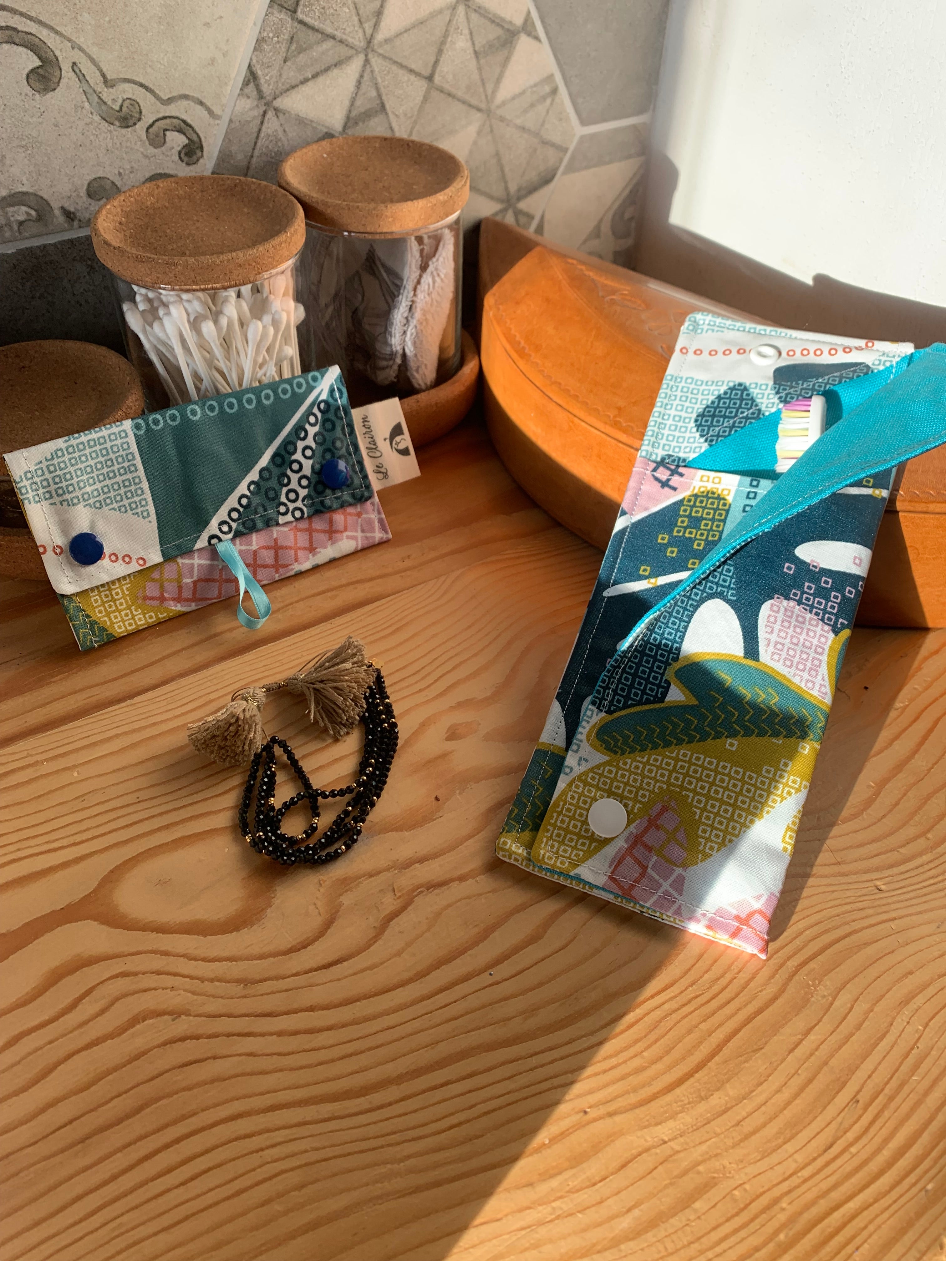 Ensemble nomade : housse à savon et housse à brosse à dent