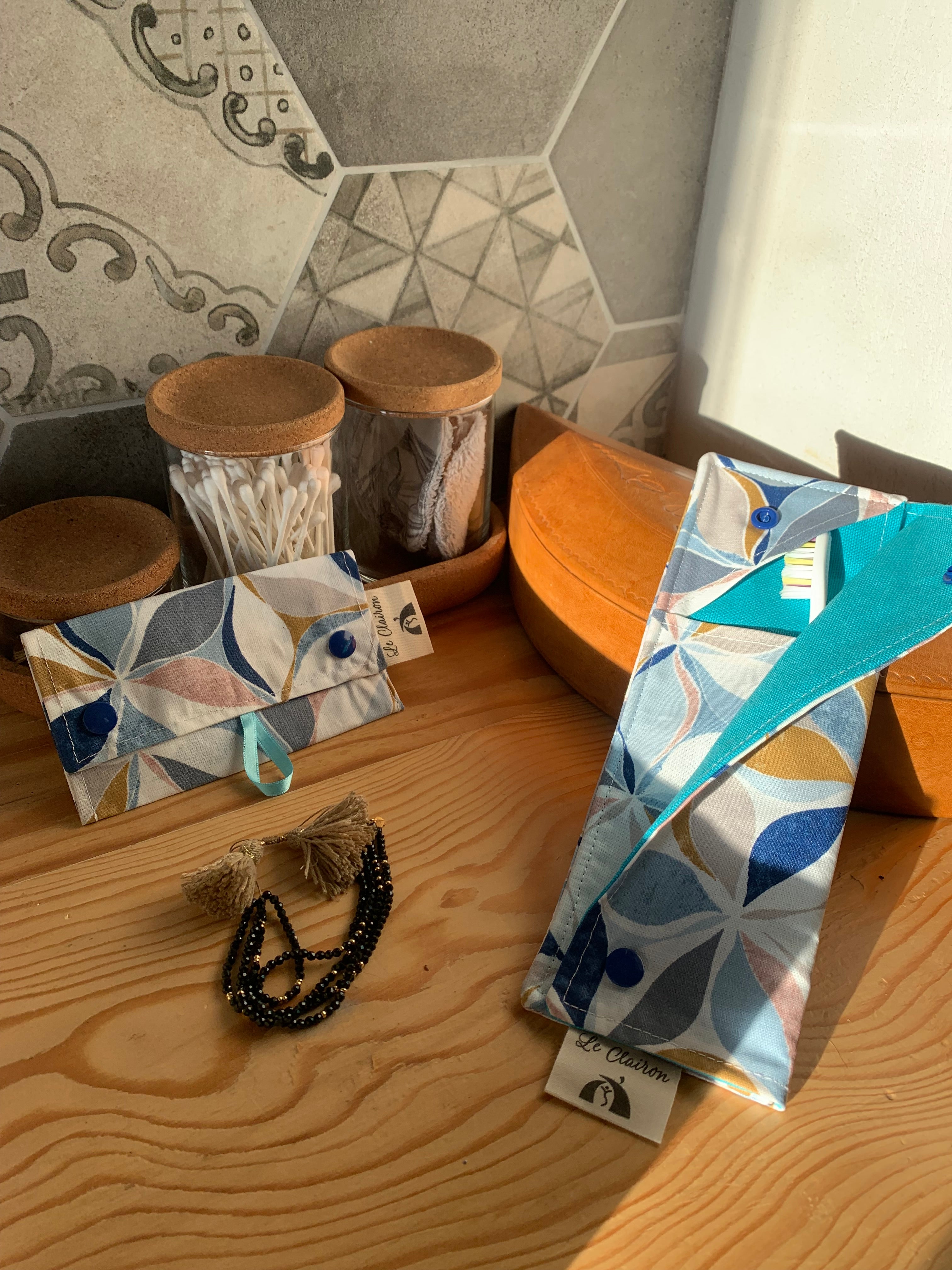 Ensemble nomade : housse à savon et housse à brosse à dent